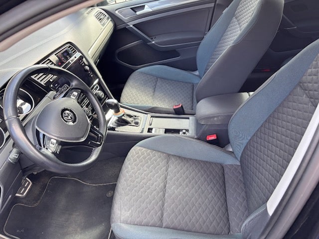 VW Golf VII 1,6 TDi 115 IQ.Drive DSG 5d