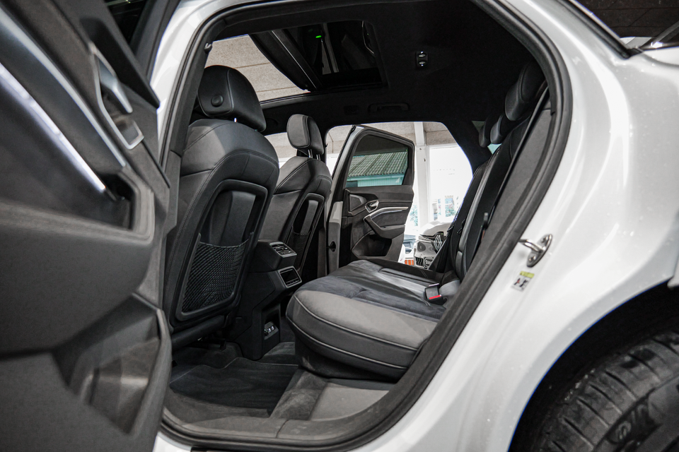 Audi Q8 e-tron 55 S-line quattro 5d