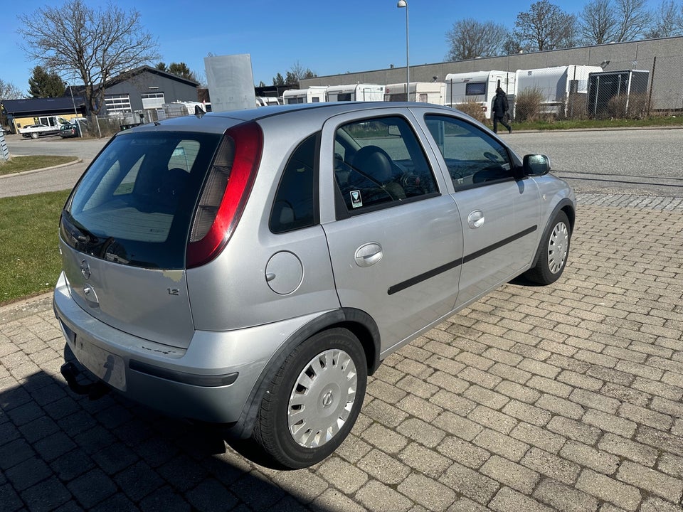 Opel Corsa 1,2 16V Enjoy 5d