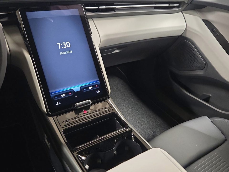 Ford Capri 77 Select Extended Range 5d