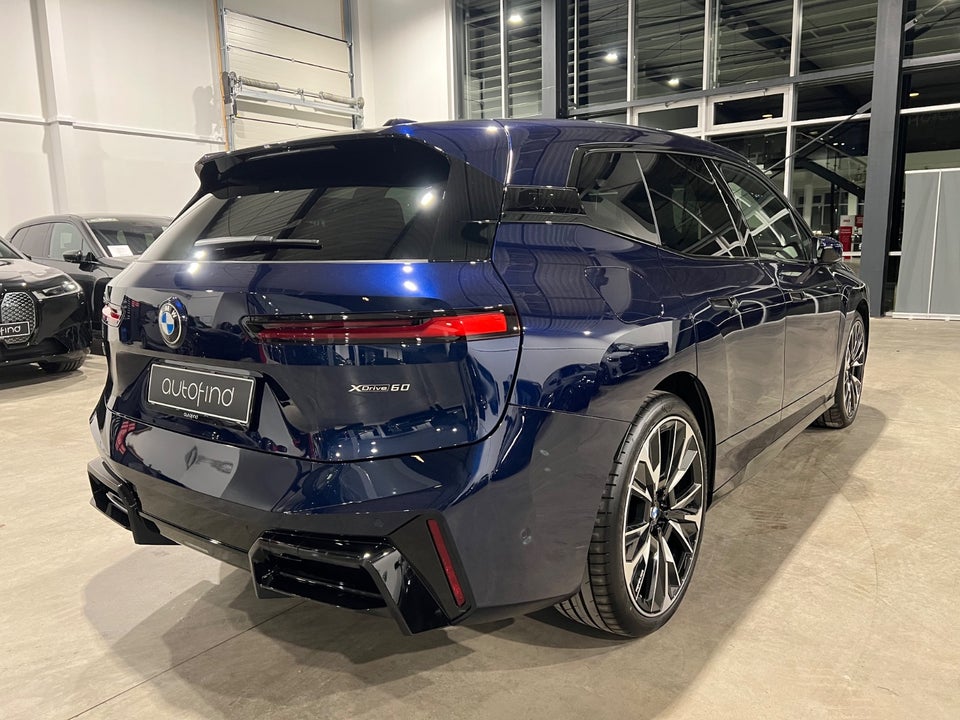 BMW iX xDrive60 Fully Charged 5d