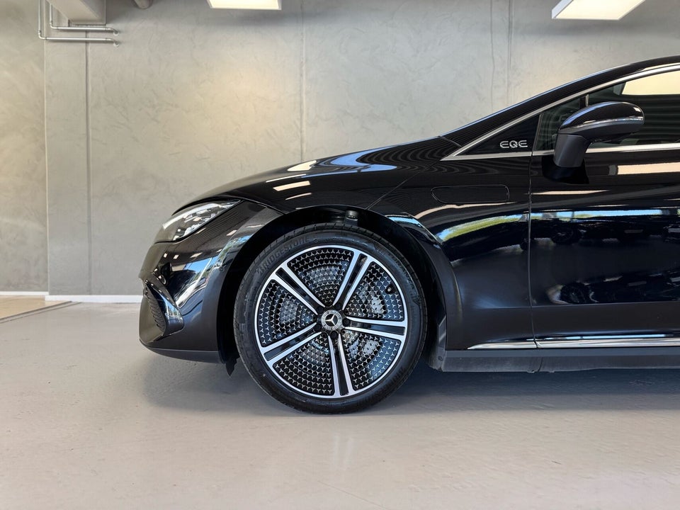 Mercedes EQE300 Electric Art 4d