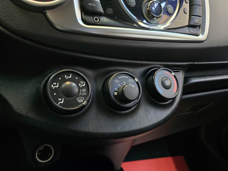 Toyota Yaris 1,0 VVT-i T1 5d