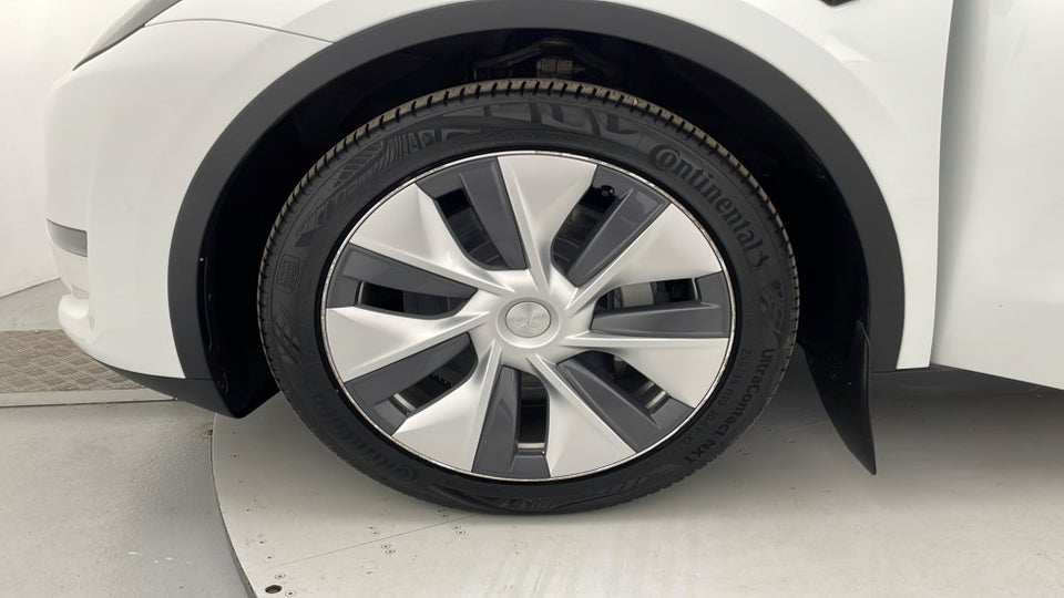 Tesla Model Y Long Range AWD 5d