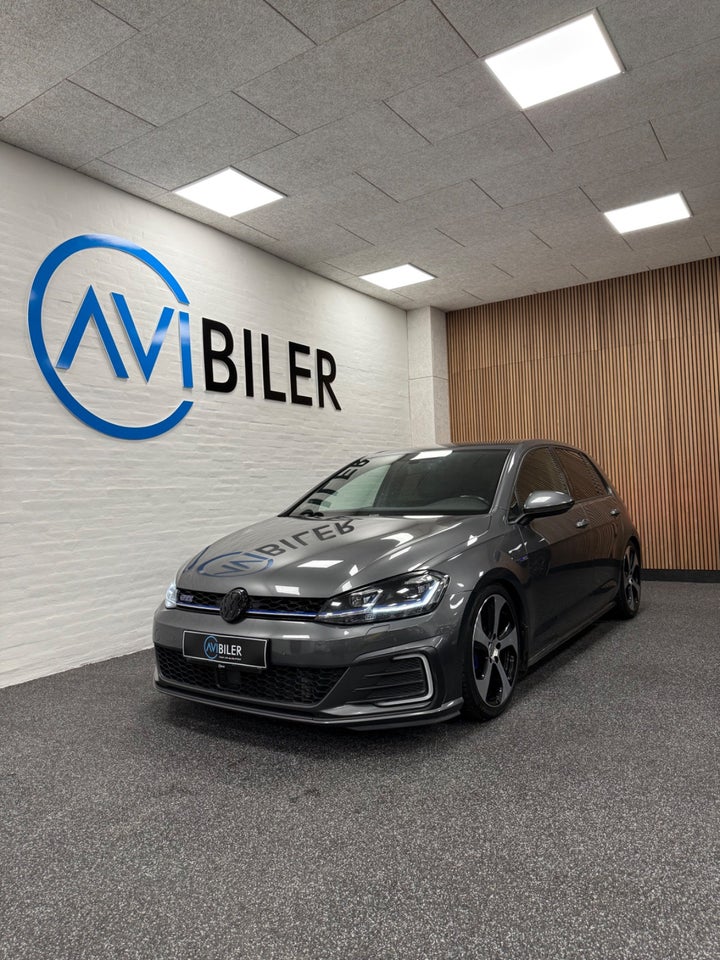 VW Golf VIII 1,4 GTE DSG 5d