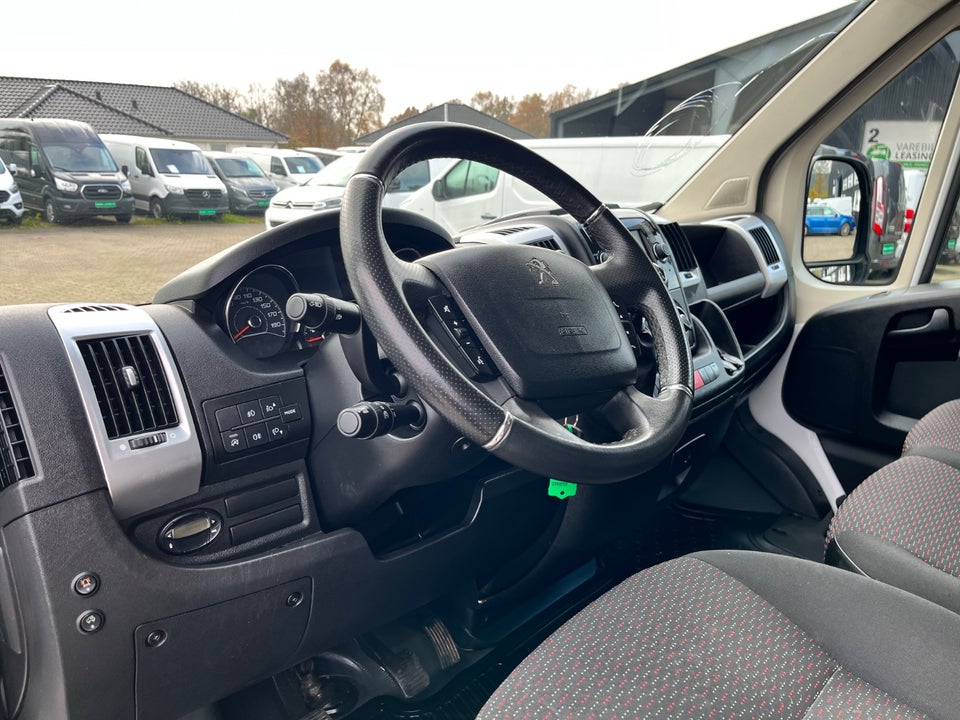Peugeot Boxer 435 2,2 BlueHDi 165 L2H2 Ultimate
