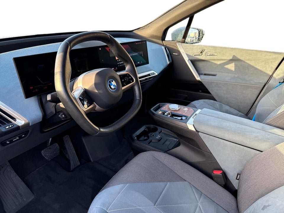 BMW iX xDrive40 Fully Charged M-Sport 5d