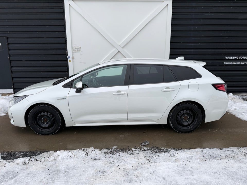 Suzuki Swace 1,8 HEV Exclusive White stc. e-CVT 5d