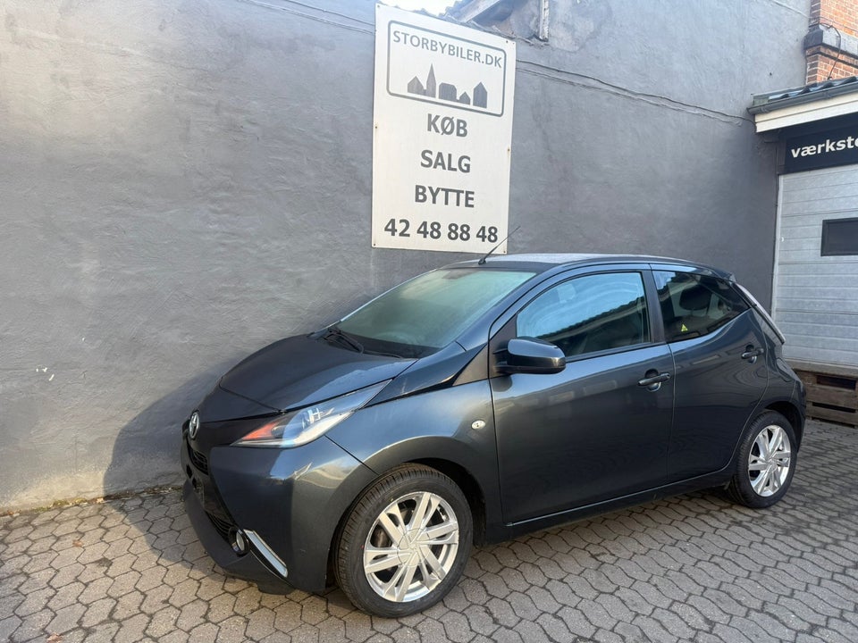 Toyota Aygo 1,0 VVT-i x-wave Sky 5d