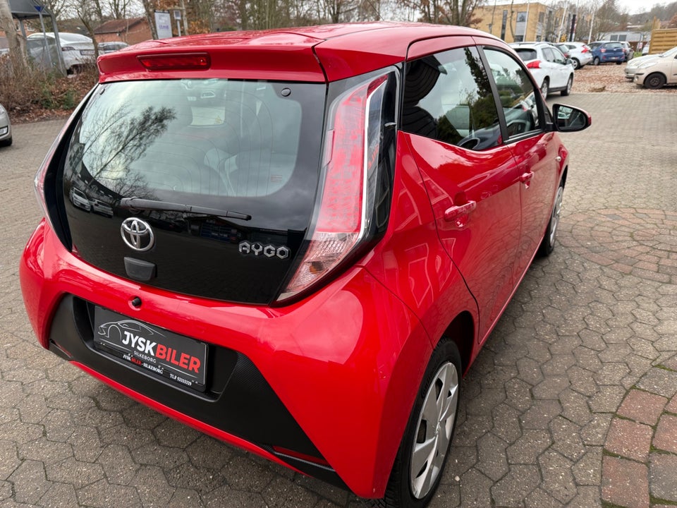 Toyota Aygo 1,0 VVT-i x-play 5d