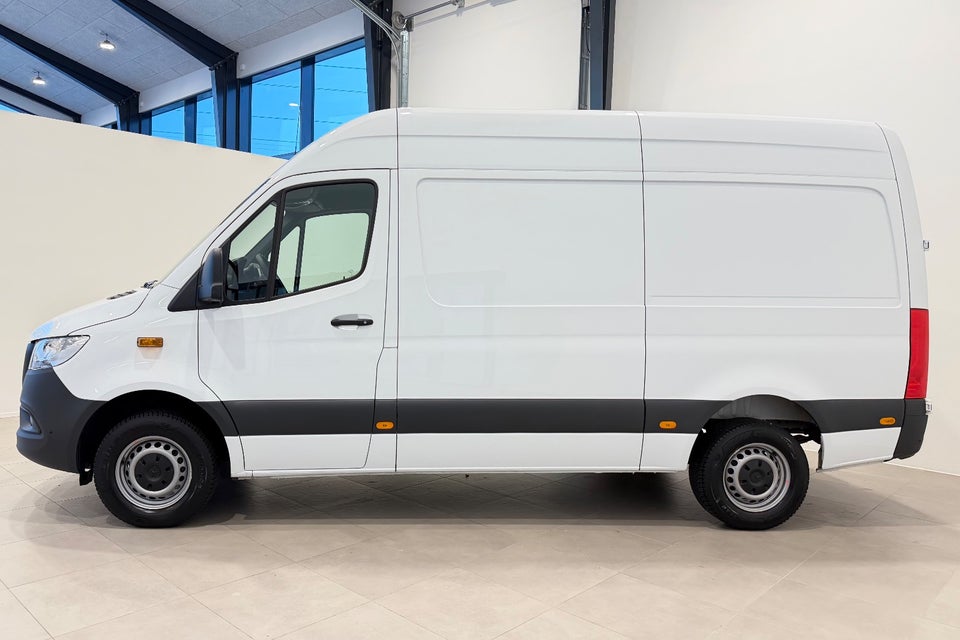 Mercedes Sprinter 317 2,0 CDi A2 Kassevogn aut. RWD