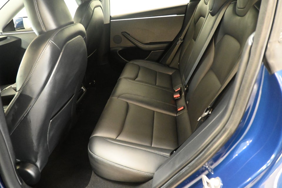 Tesla Model 3 RWD 4d