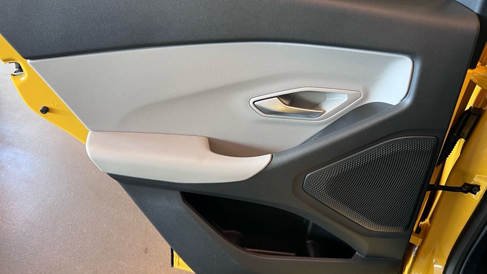 Ford Capri 77 Premium Extended Range 5d