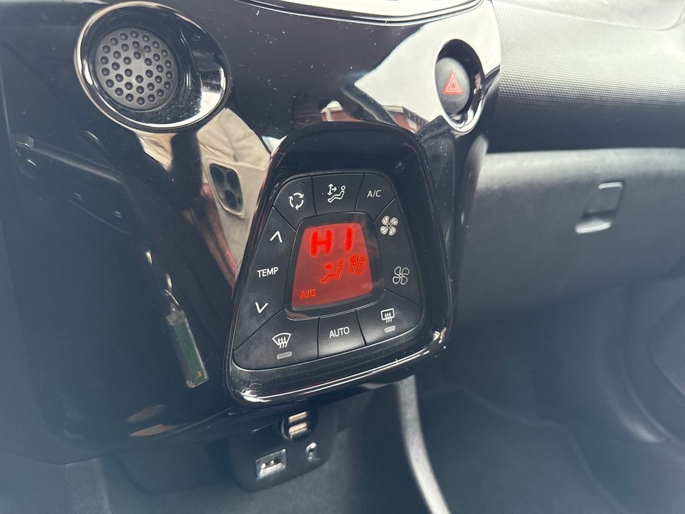 Citroën C1 1,0 VTi Attaque 5d