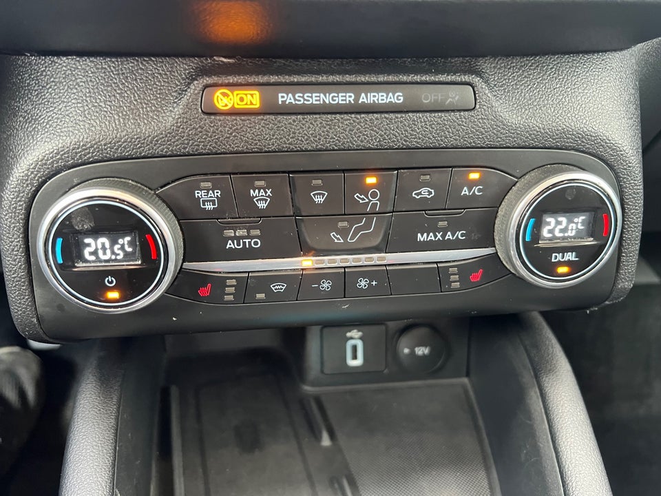 Ford Focus 1,0 EcoBoost mHEV Titanium X 5d