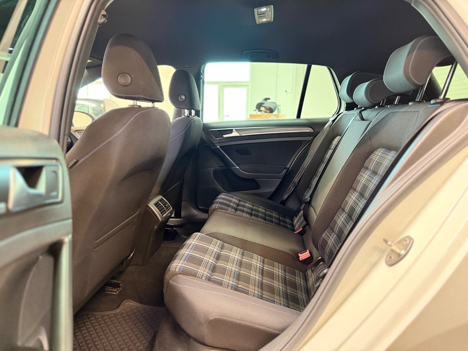 VW Golf VII 1,4 TSi 150 Comfortline DSG 5d