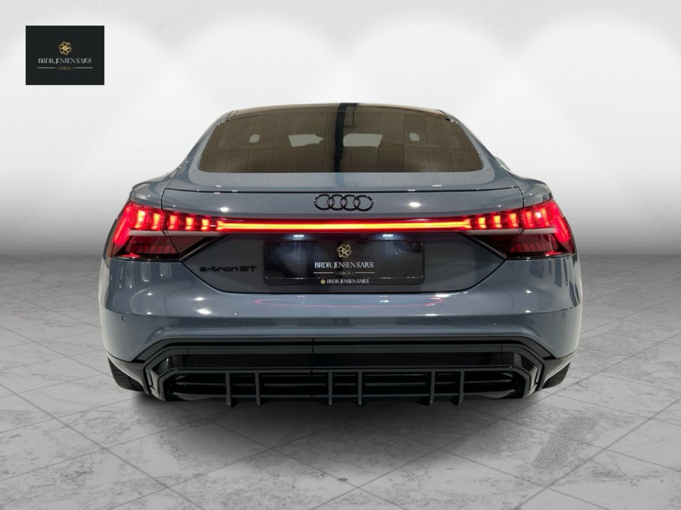 Audi e-tron GT quattro 4d