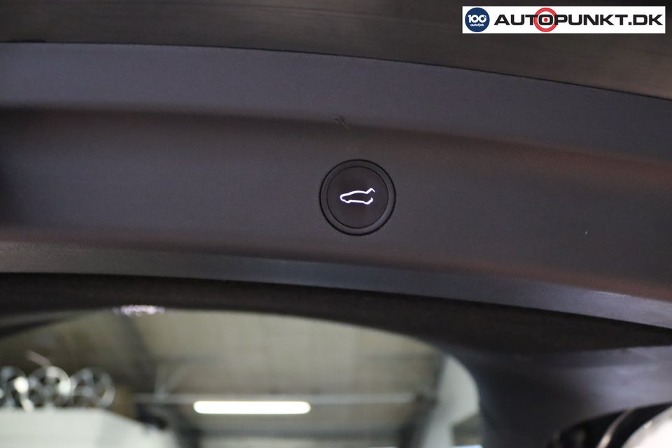 Tesla Model Y Long Range AWD 5d