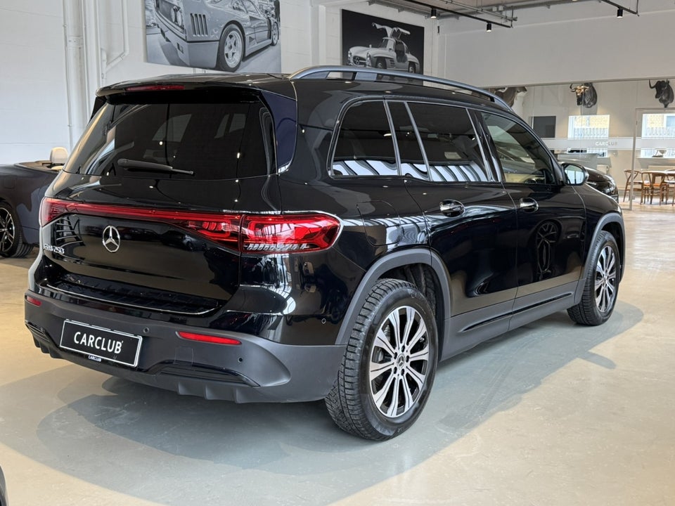 Mercedes EQB250 AMG Line 5d