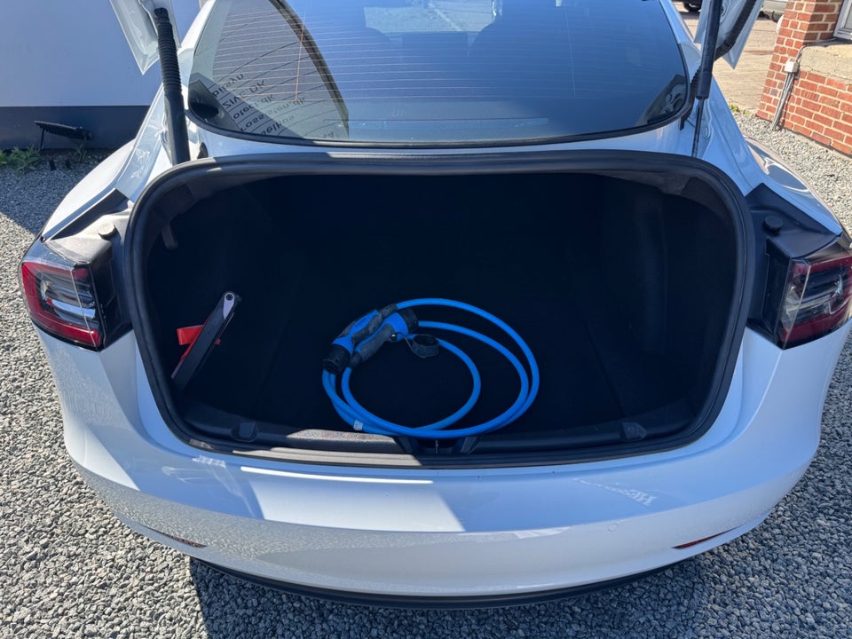 Tesla Model 3 Standard Range+ RWD 4d