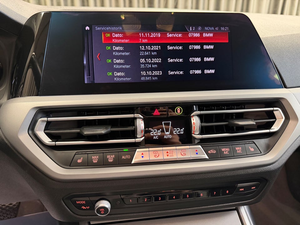 BMW 320i 2,0 Connected aut. 4d