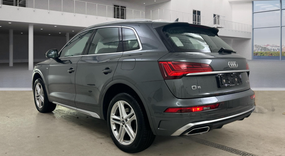 Audi Q5 50 TFSi e S-line quattro S-tr. 5d