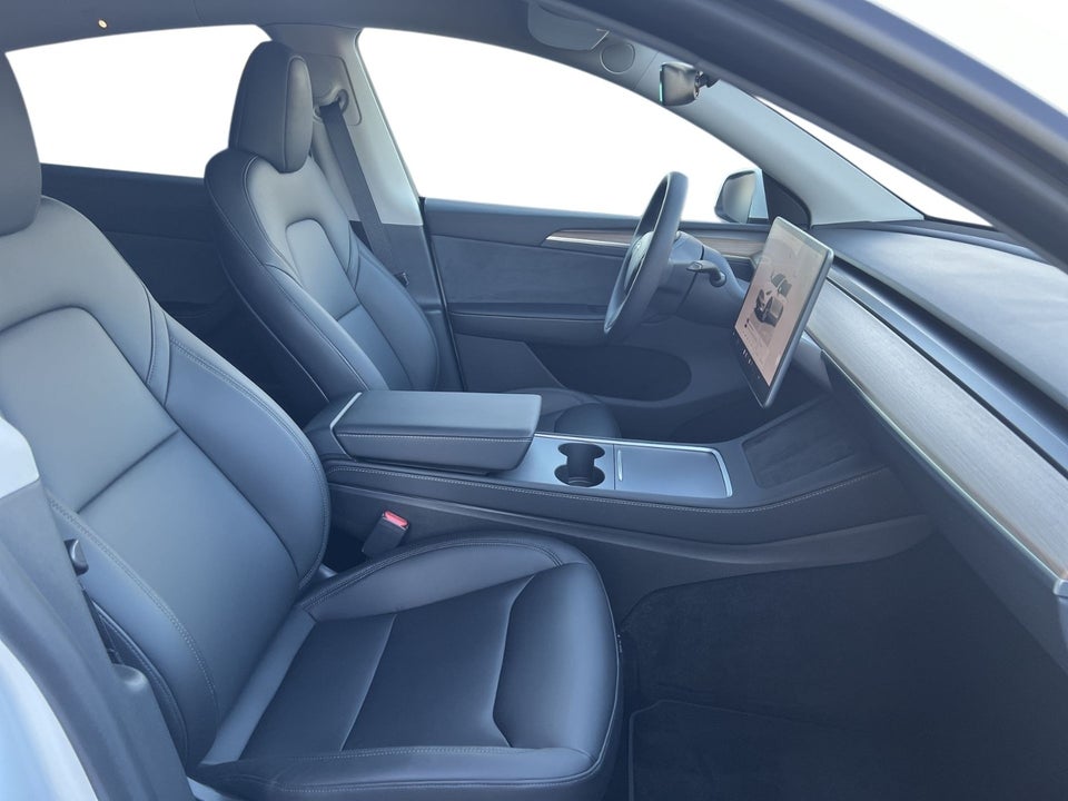 Tesla Model Y RWD 5d