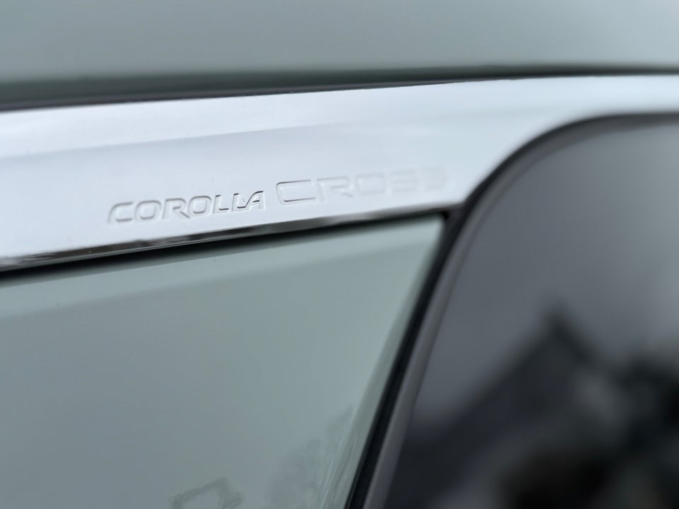 Toyota Corolla Cross 2,0 Hybrid Style Comfort CVT 5d