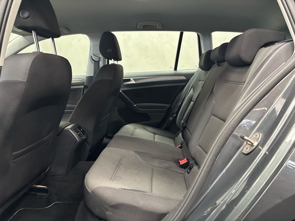 VW Golf VII 1,5 TSi 130 Comfortline Variant 5d