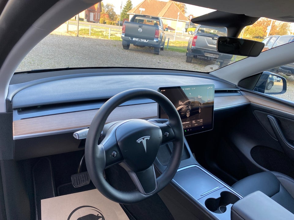 Tesla Model Y Long Range AWD 5d