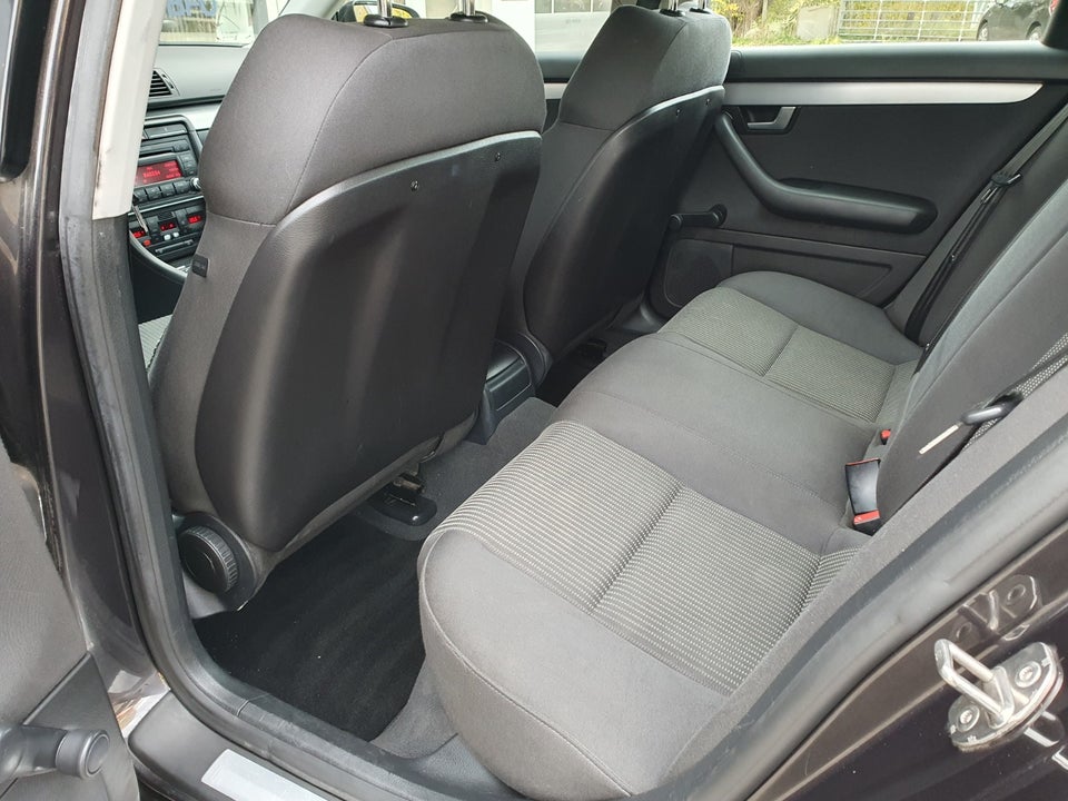 Audi A4 1,8 T 163 4d