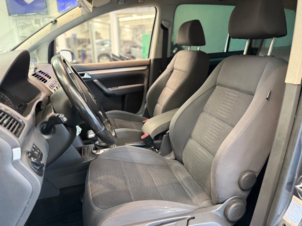 VW Touran 2,0 TDi 136 Trendline DSG Van 5d