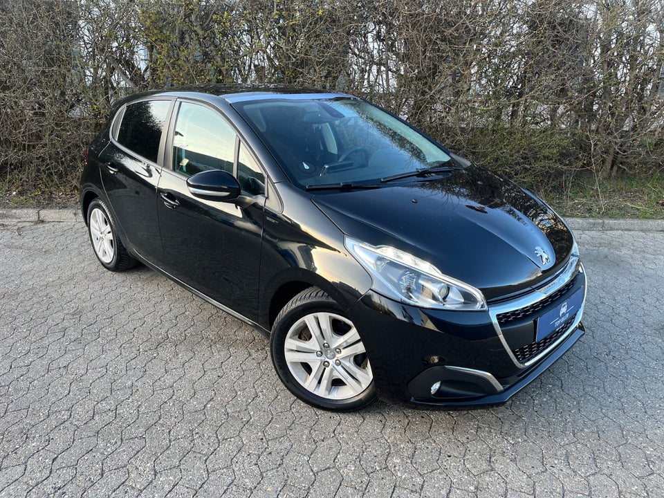 Peugeot 208 1,2 PureTech 82 Allure Sky 5d