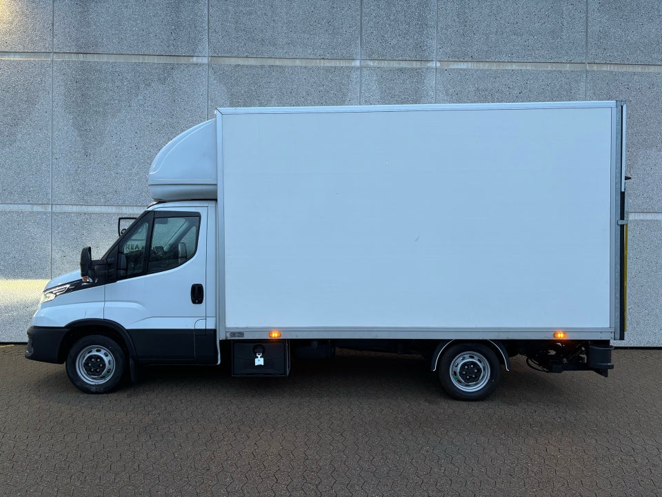 Iveco Daily 3,0 35S18 4100mm Box m/lift AG8