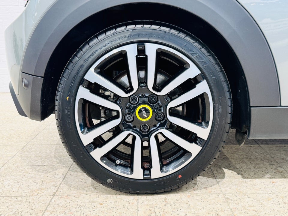 MINI Cooper SE Edition Premium Plus 3d