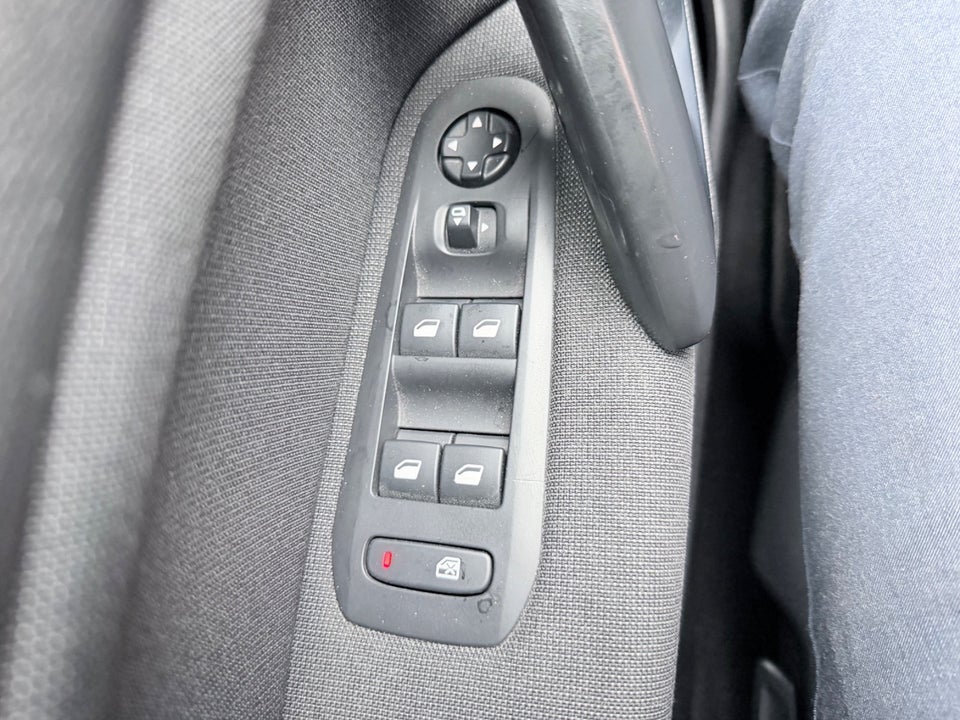 Peugeot 308 1,5 BlueHDi 130 Allure Pack SW 5d