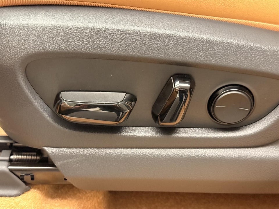 Lexus RZ350e 77 Executive 5d