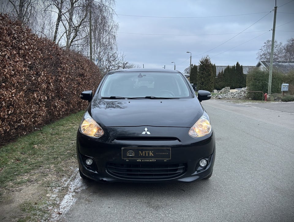 Mitsubishi Space Star 1,2 Black & White CVT 5d