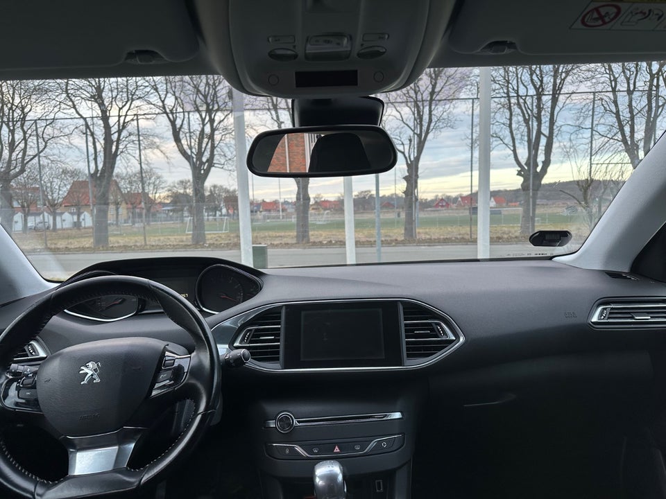 Peugeot 308 1,2 e-THP 130 Style 5d