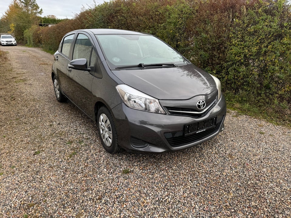 Toyota Yaris 1,3 VVT-i T2 5d