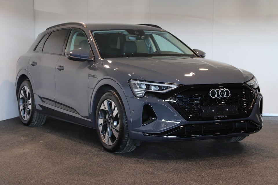 Audi Q8 e-tron 55 Advanced quattro 5d