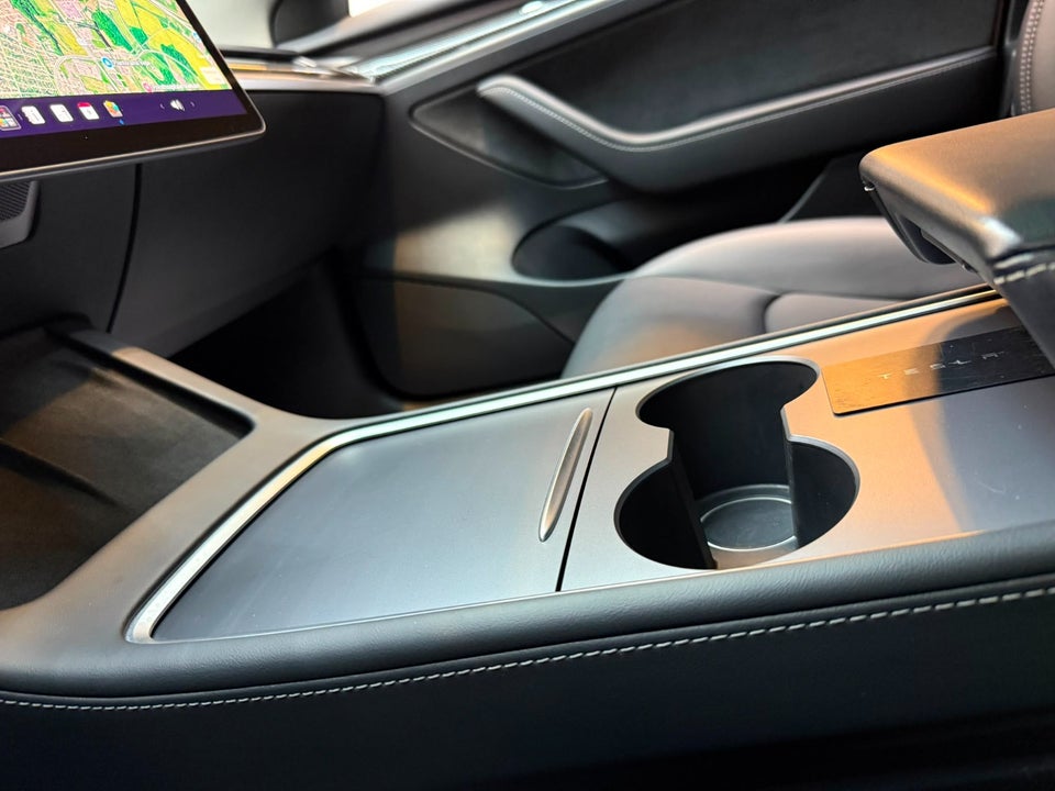 Tesla Model 3 RWD 4d