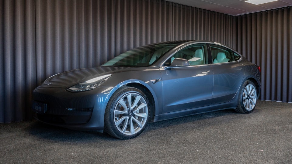 Tesla Model 3 Long Range AWD 4d