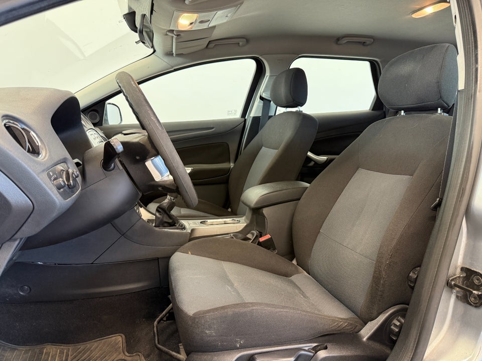 Ford Mondeo 1,6 Ti-VCT 110 Ambiente stc. 5d