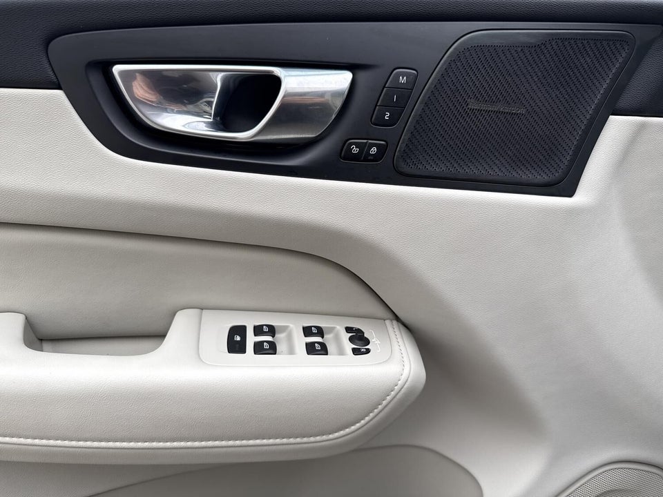 Volvo XC60 2,0 T8 ReCharge Inscription aut. AWD 5d
