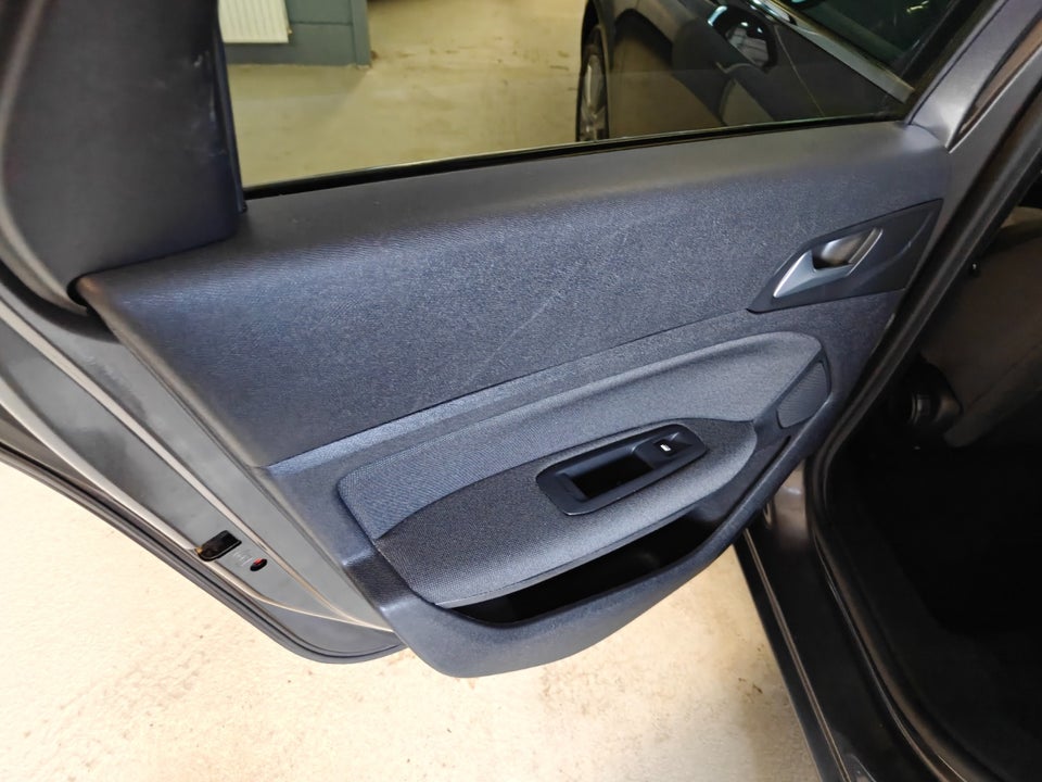 Peugeot 308 1,6 BlueHDi 120 Allure SE SW 5d