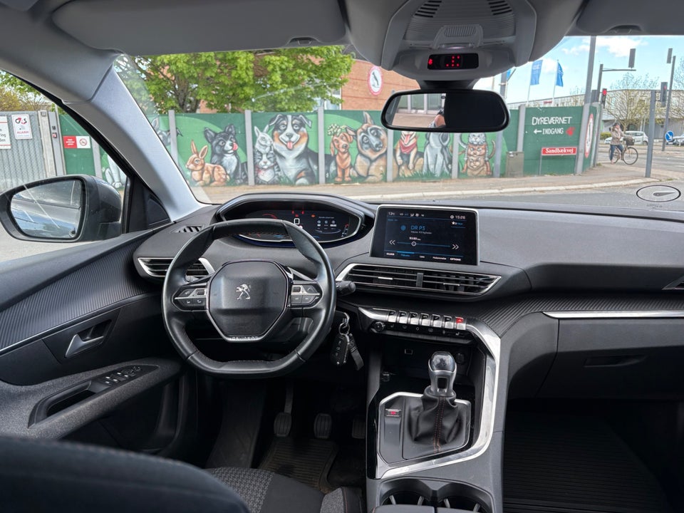 Peugeot 5008 1,2 e-THP 130 Strike 7prs 5d