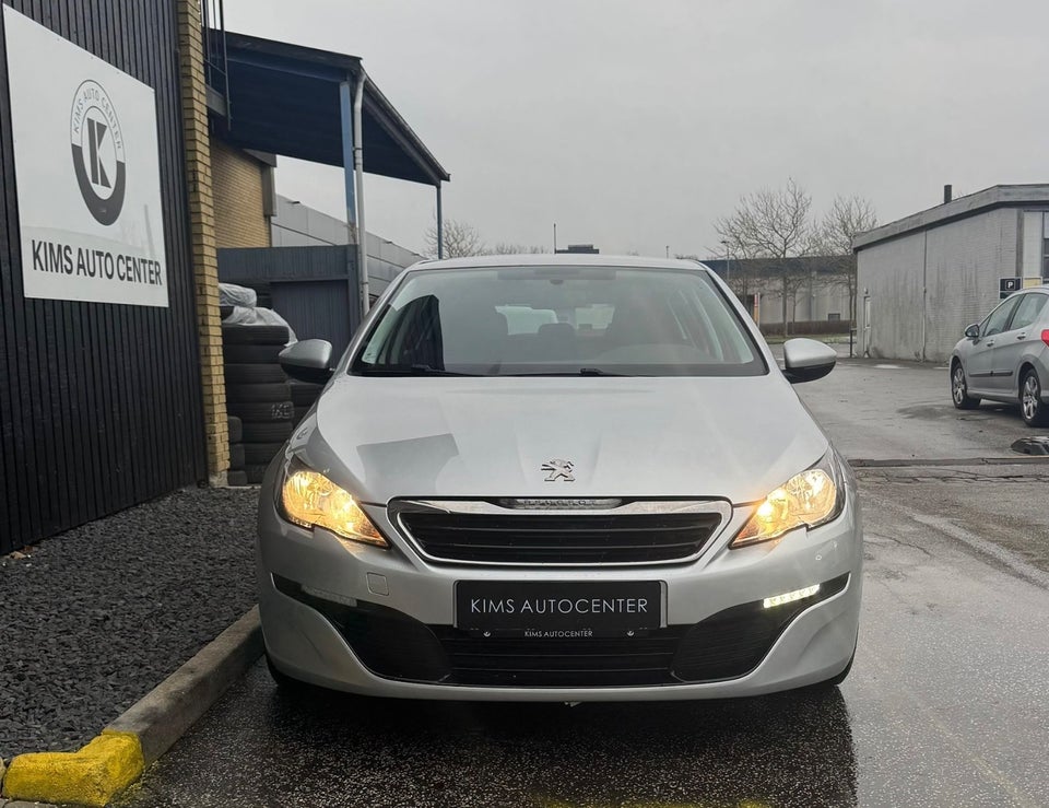 Peugeot 308 1,2 VTi 82 Active 5d