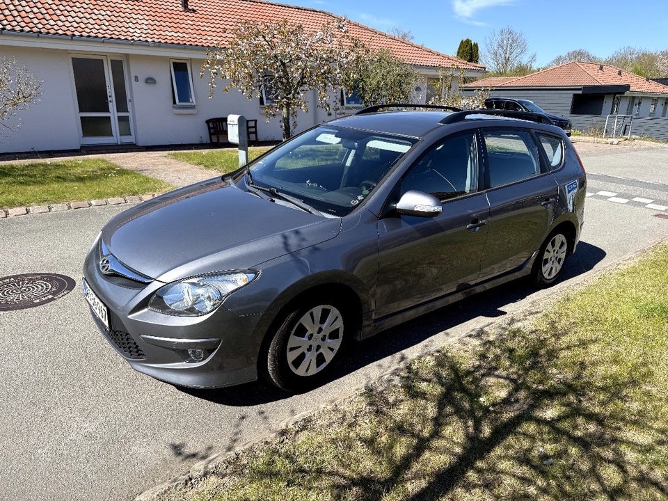 Hyundai i30 1,6 CRDi 90 Classic Sense+ CW 5d