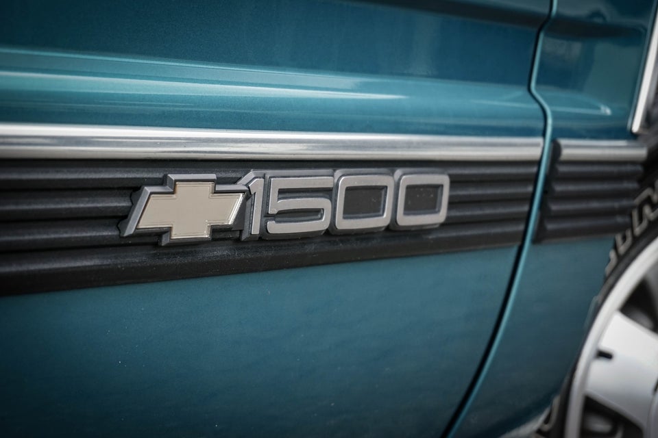 Chevrolet C1500 V8 Pick-up 2d